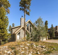 Four-Bedroom Pineview Haus - Accommodation Indiana