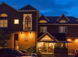 The Bradley Boulder Inn