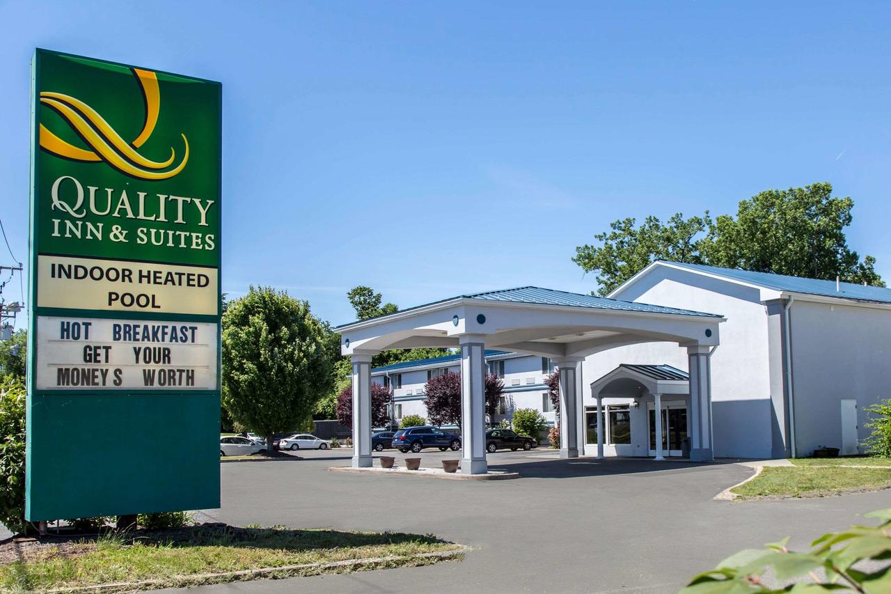 Quality Inn & Suites Danbury Near University - thumb 25