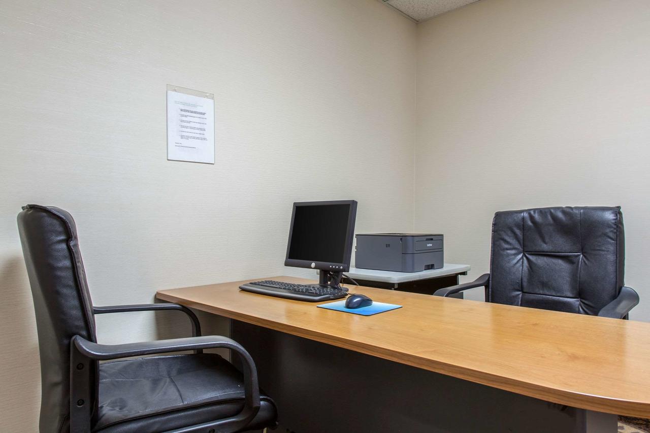 Quality Inn & Suites Danbury Near University - thumb 37