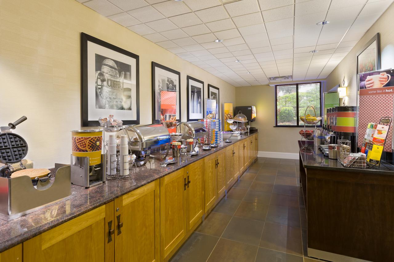 Hampton Inn Danbury - thumb 12