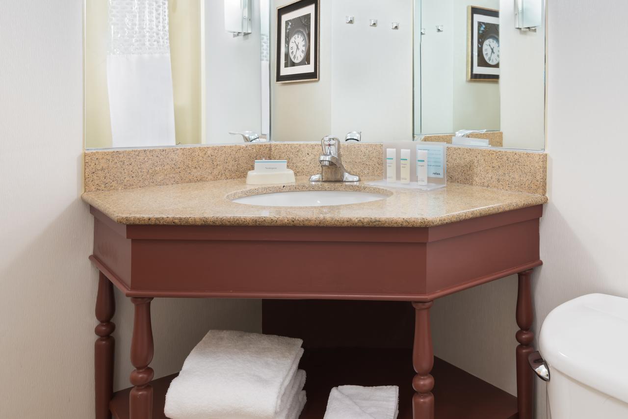 Hampton Inn Danbury - thumb 16