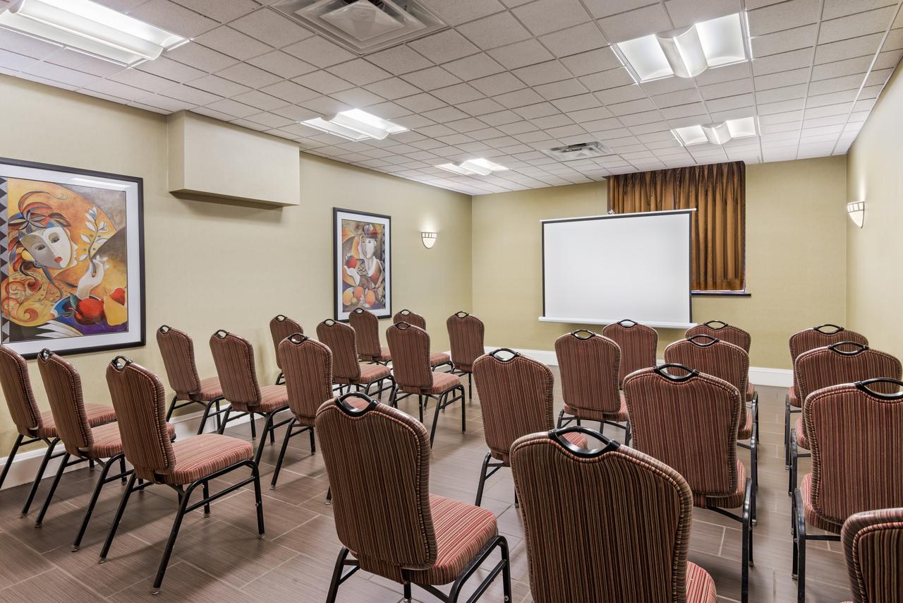 Hampton Inn Danbury - thumb 26