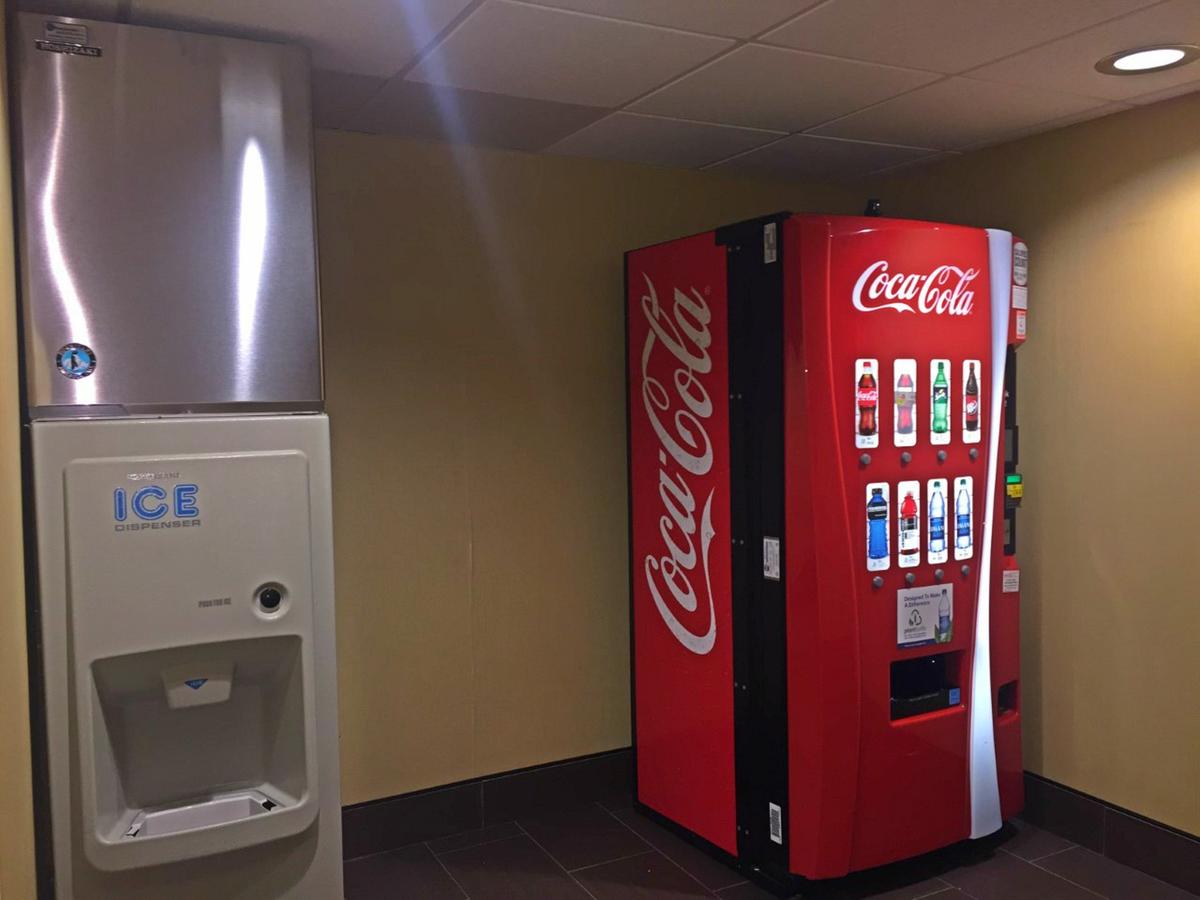 Holiday Inn Express Danbury I-84 - thumb 2