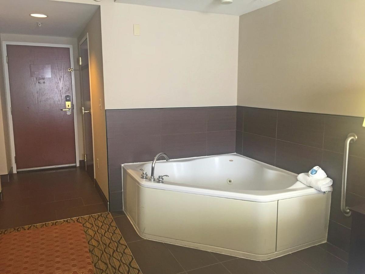 Holiday Inn Express Danbury I-84 - thumb 8