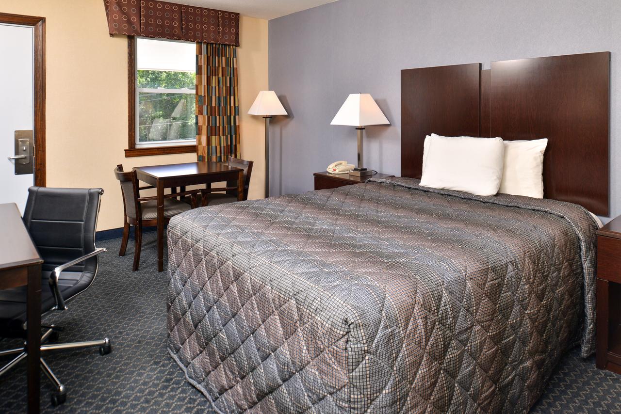 Golden Hill Inn-Danbury - thumb 16