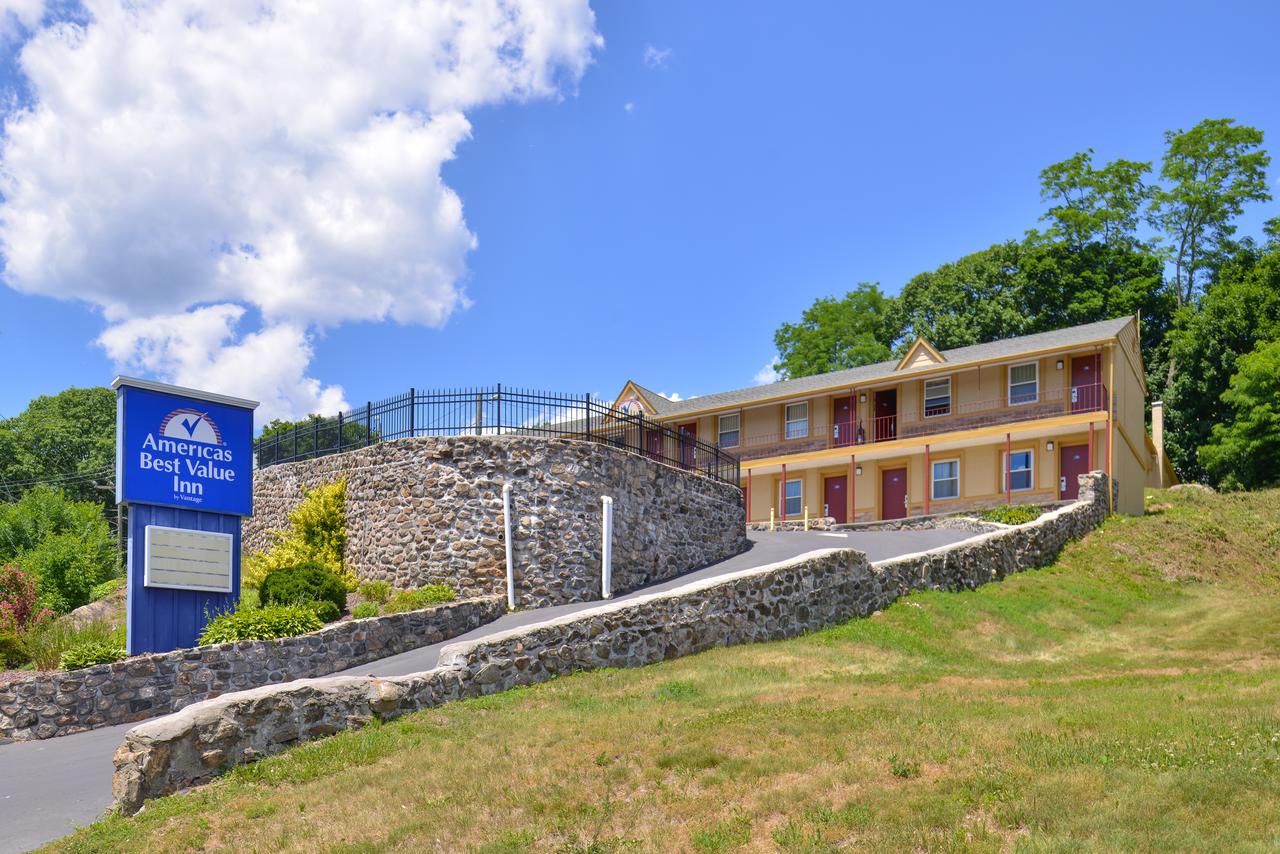 Golden Hill Inn-Danbury - thumb 5