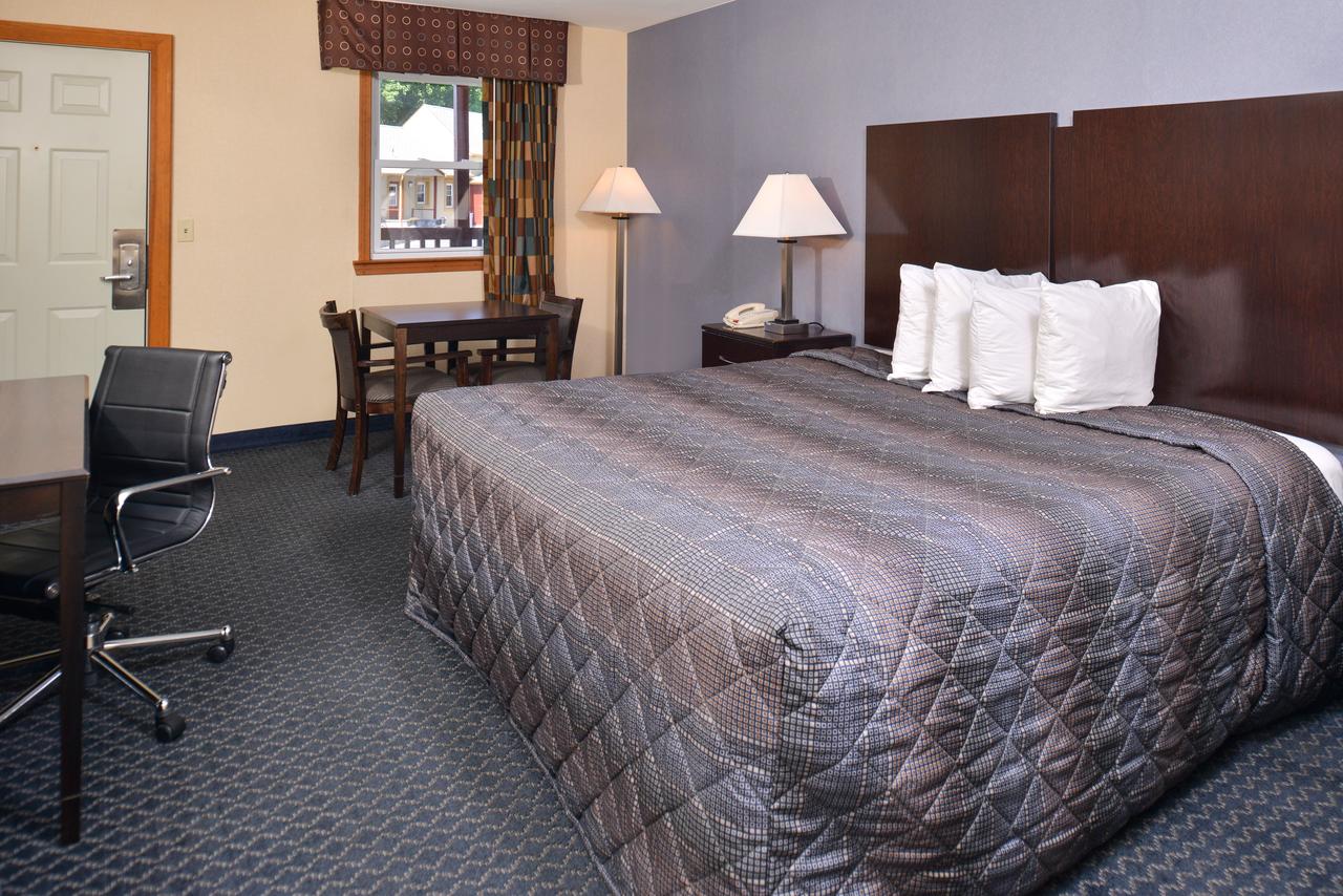 Golden Hill Inn-Danbury - thumb 14