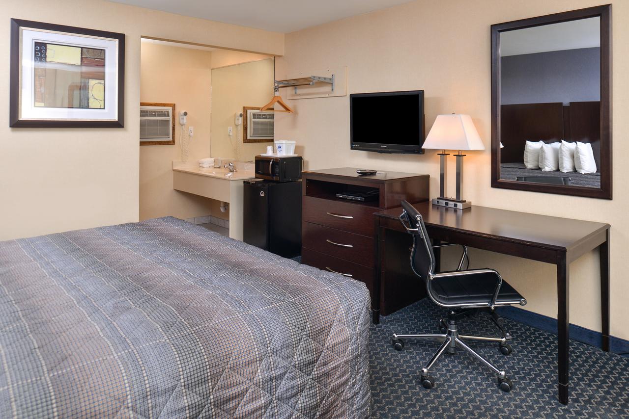 Golden Hill Inn-Danbury - thumb 3