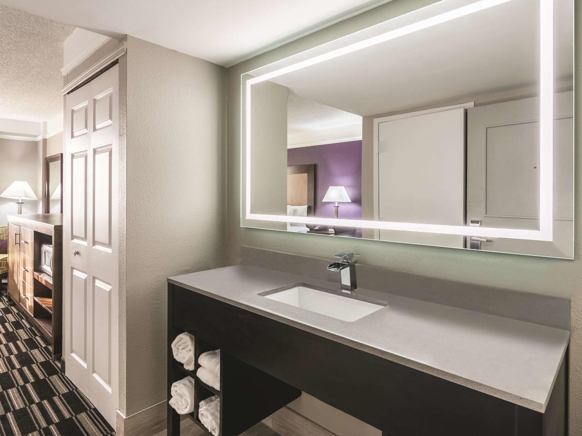 La Quinta Inn By Wyndham Jupiter - thumb 10