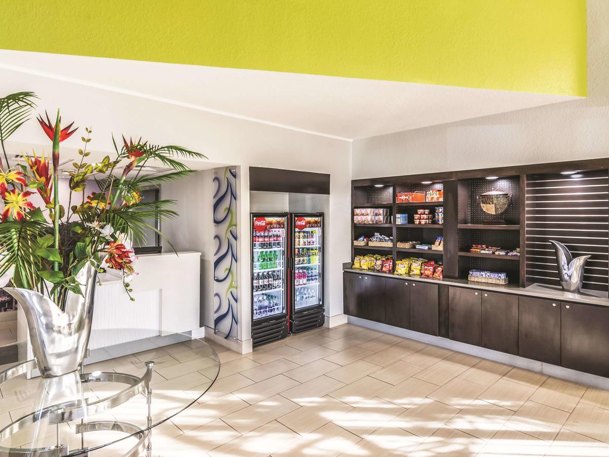 La Quinta Inn By Wyndham Jupiter - thumb 18