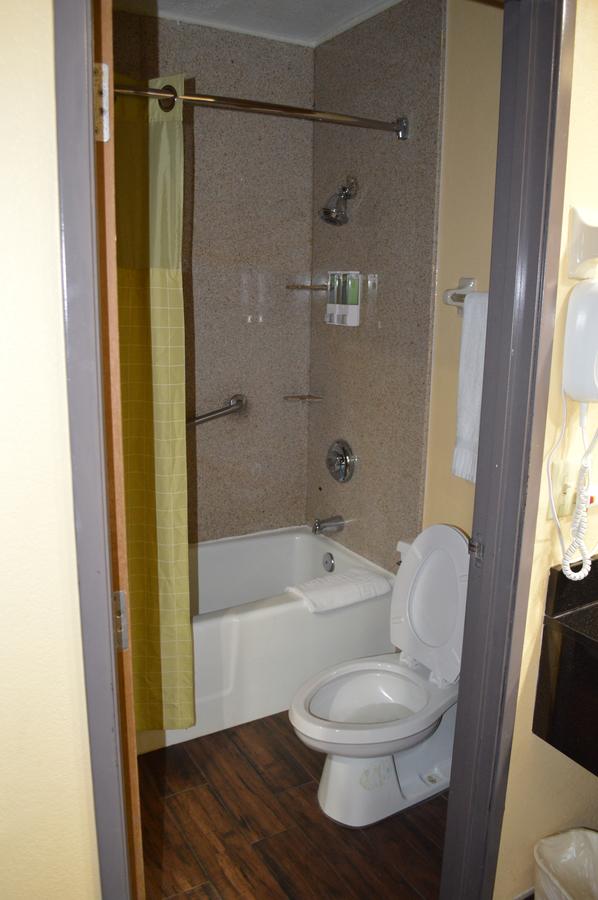 Americas Best Value Inn Fort Myers - thumb 19