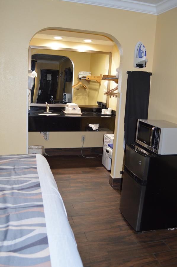 Americas Best Value Inn Fort Myers - thumb 16