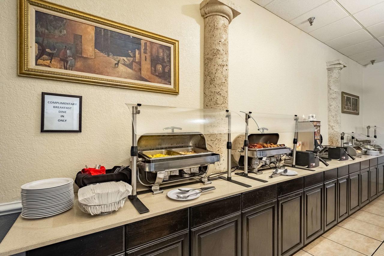 Clarion Inn & Suites Clearwater - thumb 5