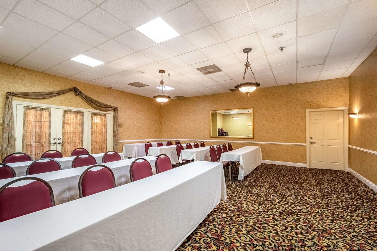 Clarion Inn & Suites Clearwater - thumb 8