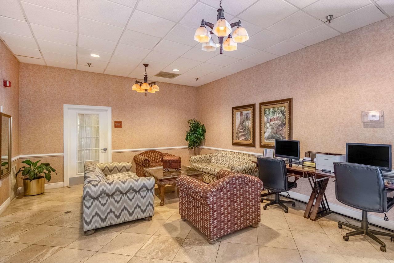 Clarion Inn & Suites Clearwater - thumb 41