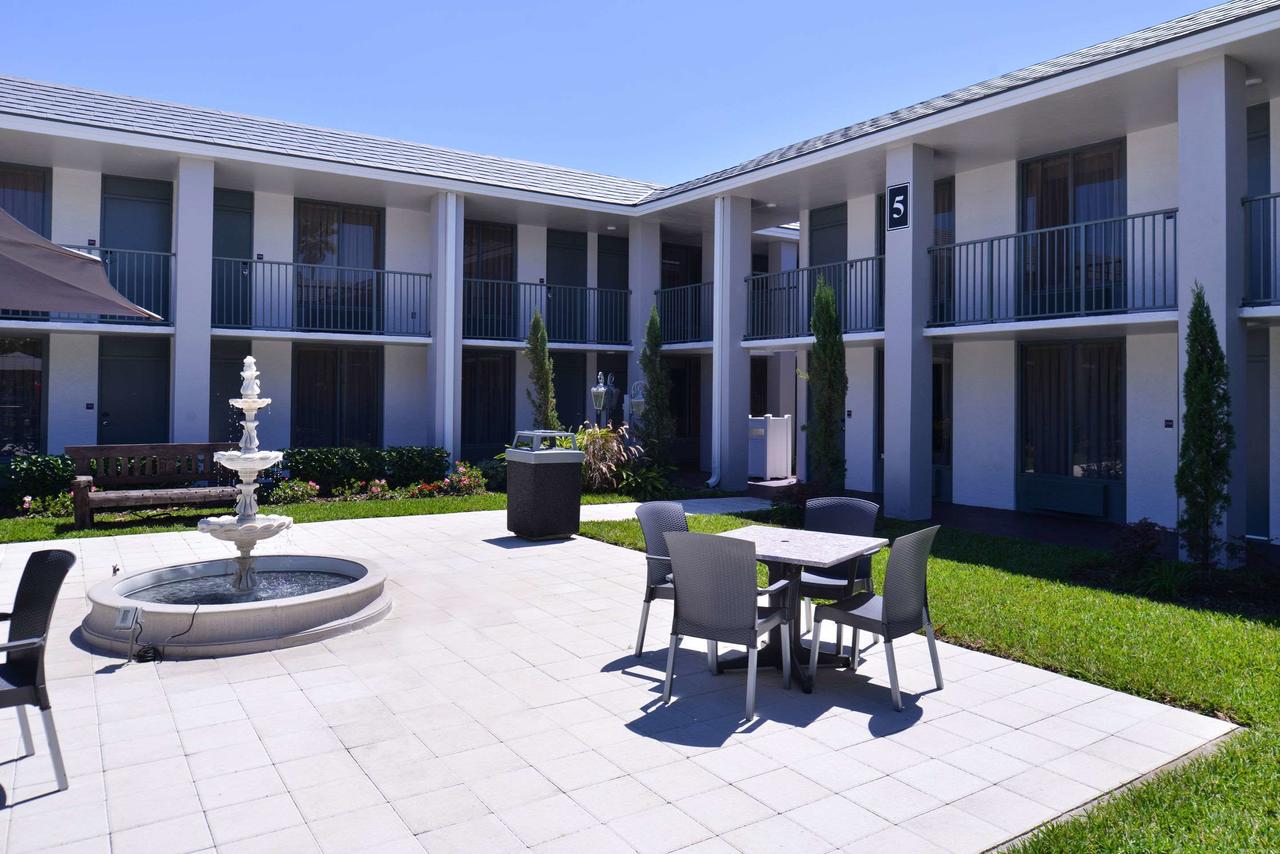 Clarion Inn & Suites Across From Universal Orlando Resort - thumb 17