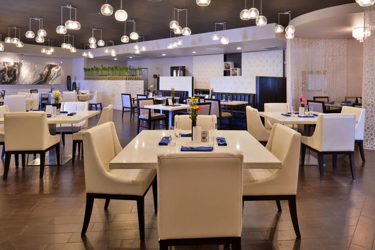 Clarion Inn & Suites Across From Universal Orlando Resort - thumb 8