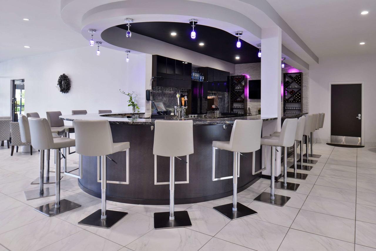 Clarion Inn & Suites Across From Universal Orlando Resort - thumb 18