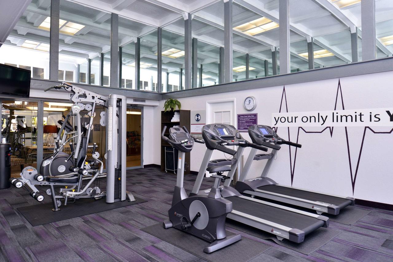 Clarion Inn & Suites Across From Universal Orlando Resort - thumb 14