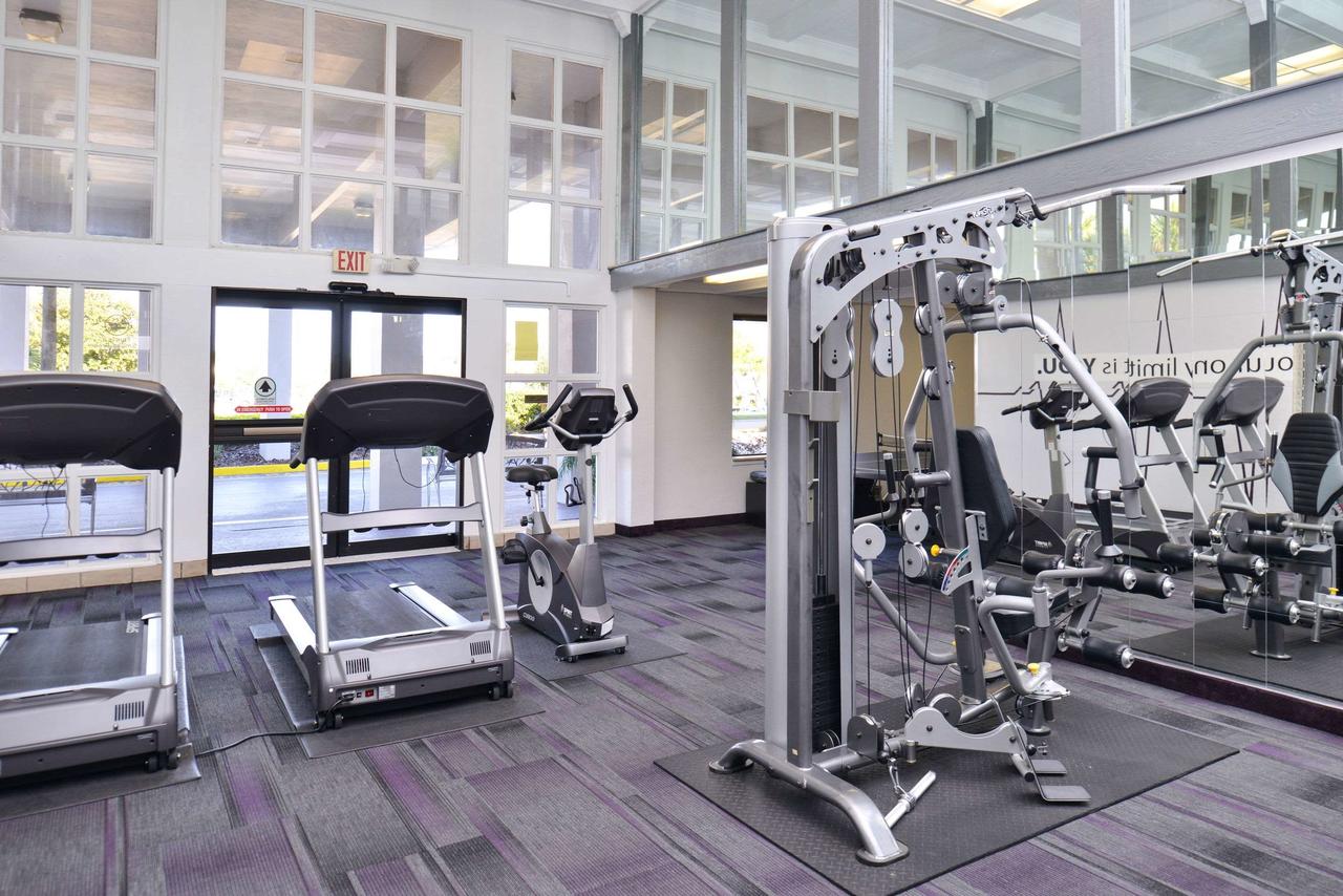 Clarion Inn & Suites Across From Universal Orlando Resort - thumb 12