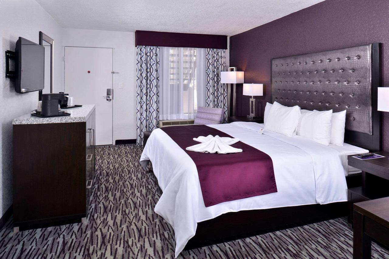Clarion Inn & Suites Across From Universal Orlando Resort - thumb 24