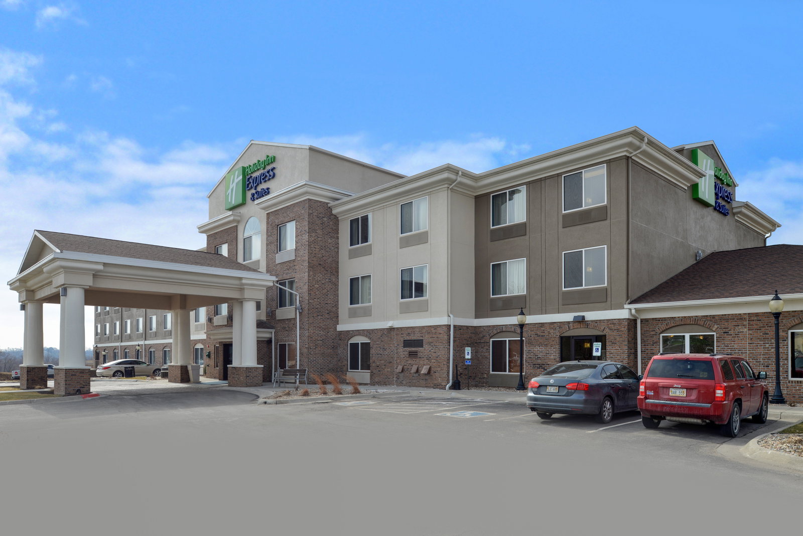 Holiday Inn Express & Suites Omaha West - thumb 0
