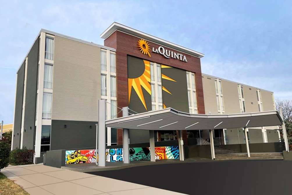 La Quinta Inn & Suites Downtown/Route 66 - thumb 0