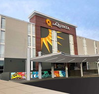 La Quinta Inn  Suites Downtown/Route 66 - Accommodation Indiana