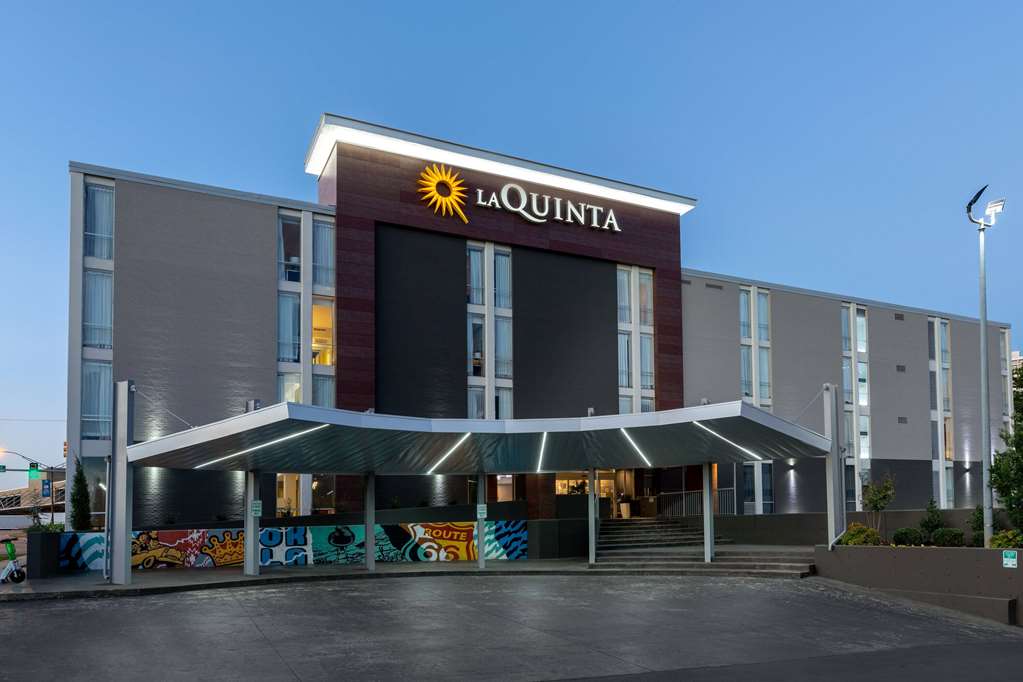 La Quinta Inn & Suites Downtown/Route 66 - thumb 3