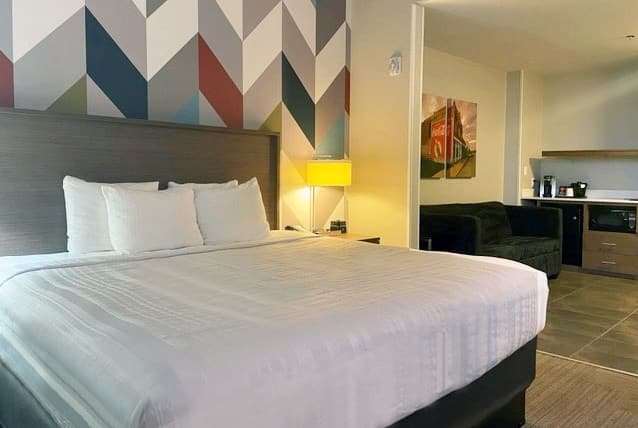 La Quinta Inn & Suites Downtown/Route 66 - thumb 9