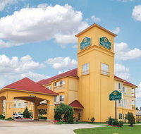 La Quinta Inn  Suites Tulsa Airport - Accommodation Indiana