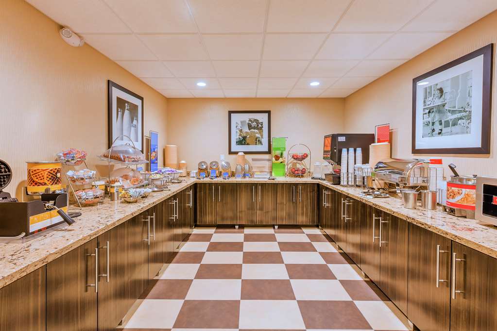 Hampton Inn Bakersfield-Central - thumb 14