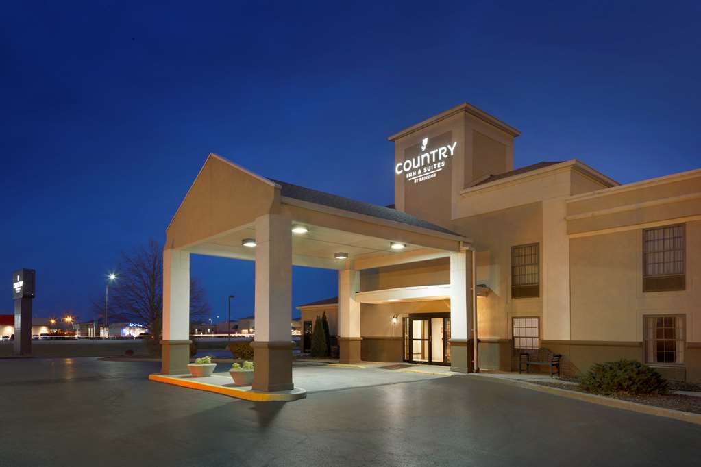 Country Inn & Suites Greenfield