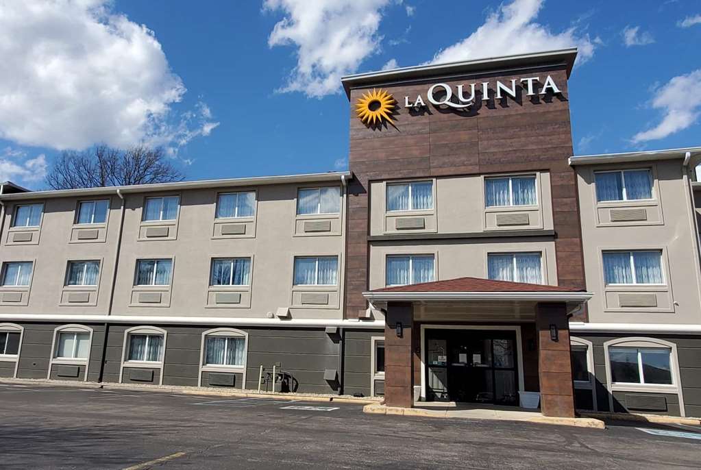 La Quinta Inn Indianapolis N At Pyramids