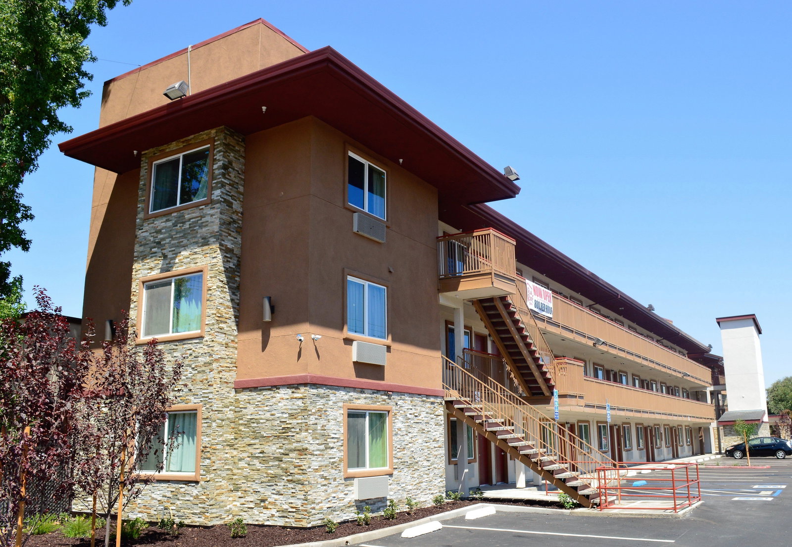 Red Roof Inn & Suites Sacramento North - thumb 1