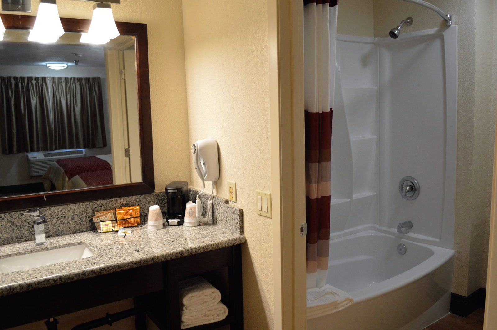 Red Roof Inn & Suites Sacramento North - thumb 12
