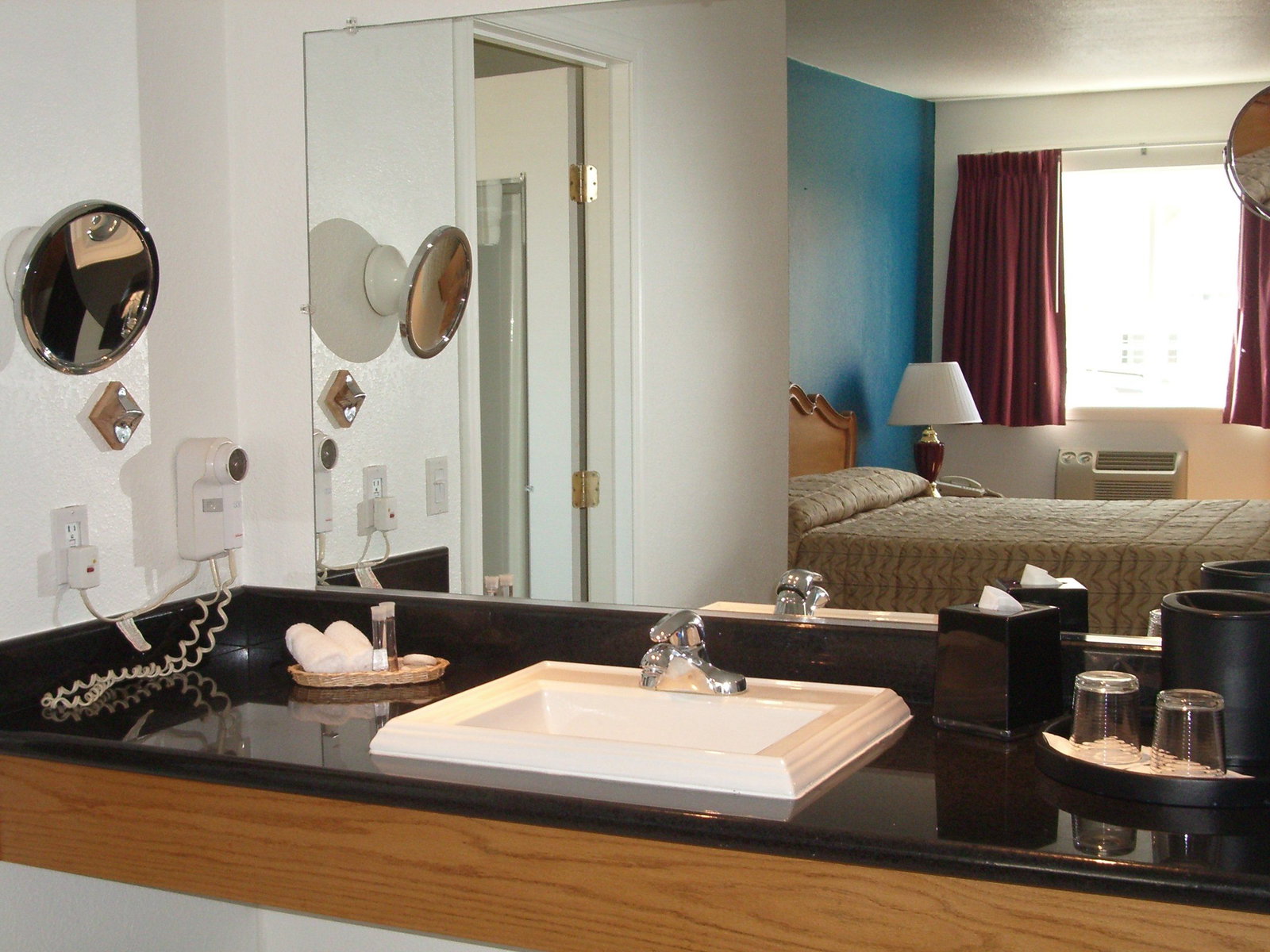 Alpine Inn & Suites - thumb 4