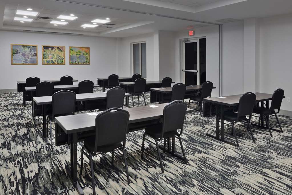 Hilton Garden Inn Birmingham/Lakeshore - thumb 10