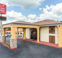 Econo Lodge Inn  Suites - Accommodation Indiana