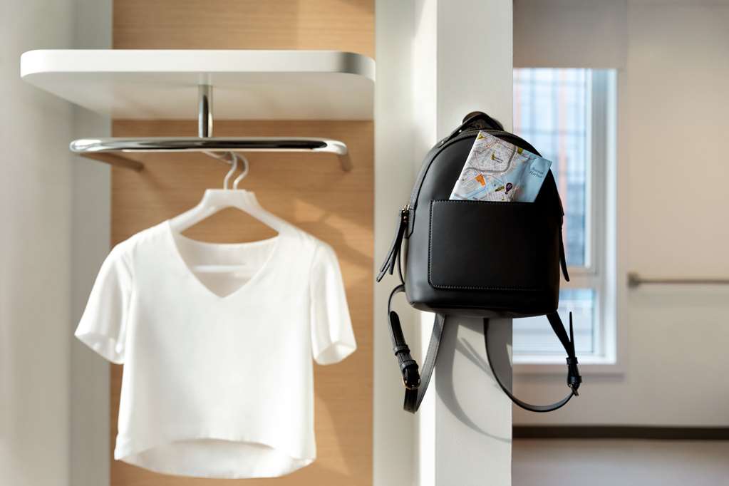 YOTEL Boston - thumb 4