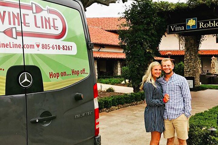 Semi-Private Hop-On Hop-Off Wine Tasting Tour from Cambria and San Simeon