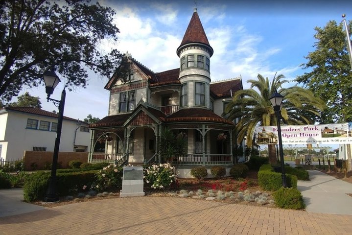 Anaheim Scavenger Hunt: Anaheim Grapes To Glory - thumb 1