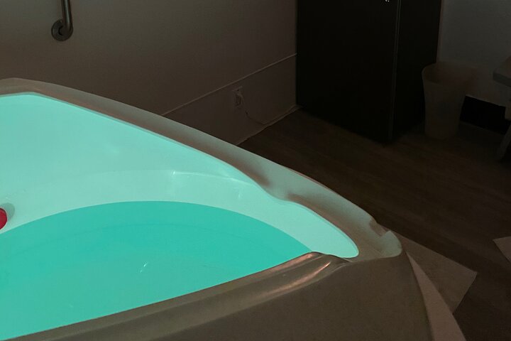 A Natural Healing Experience In A Private Epsom Salt Bath. - thumb 0