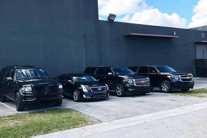 Grand Rapids Departure Chauffeur Driven Airport Transfer