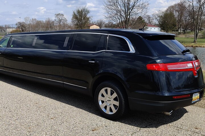 Private Transfer From Atlantic City To Atlantic City Airport ACY By Limousine - thumb 3