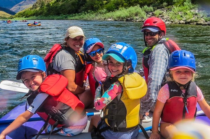 Full-Day Rogue River Hellgate Canyon Raft Tour