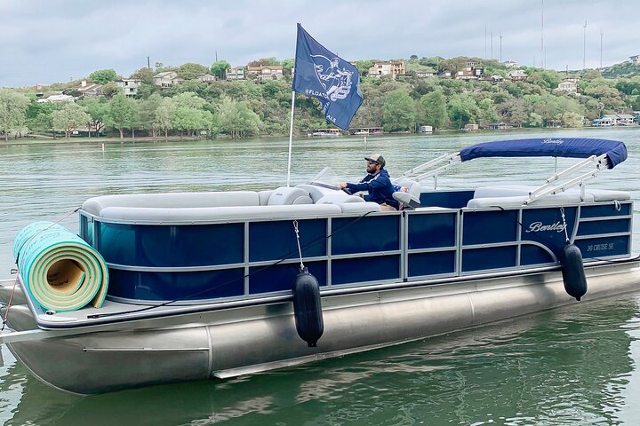 Small-Group BYOB Sunset Boat Tour on Lake Travis