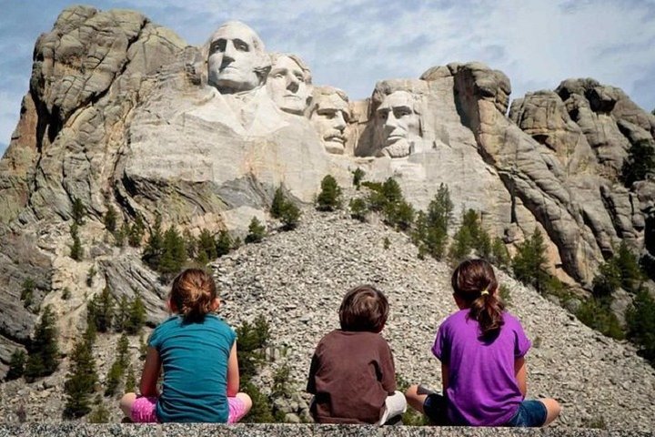 Bus Tour Of Mount Rushmore And The Black Hills - thumb 1