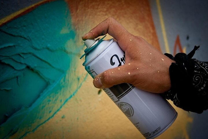 Graffiti Tour with Spray Painting Workshop in Austin